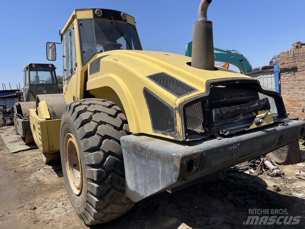 Bomag 226-4 Valjci sa jednim bubnjem