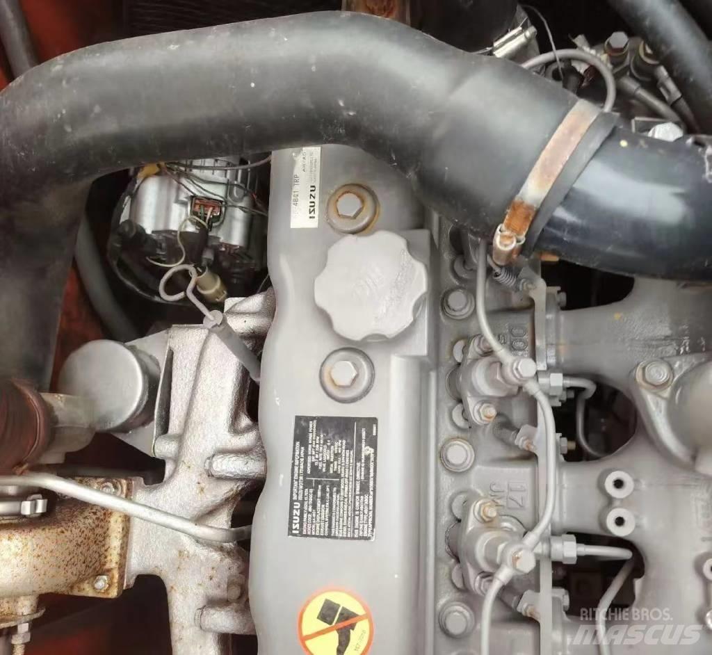 Hitachi 135US-6 Bageri gusjeničari