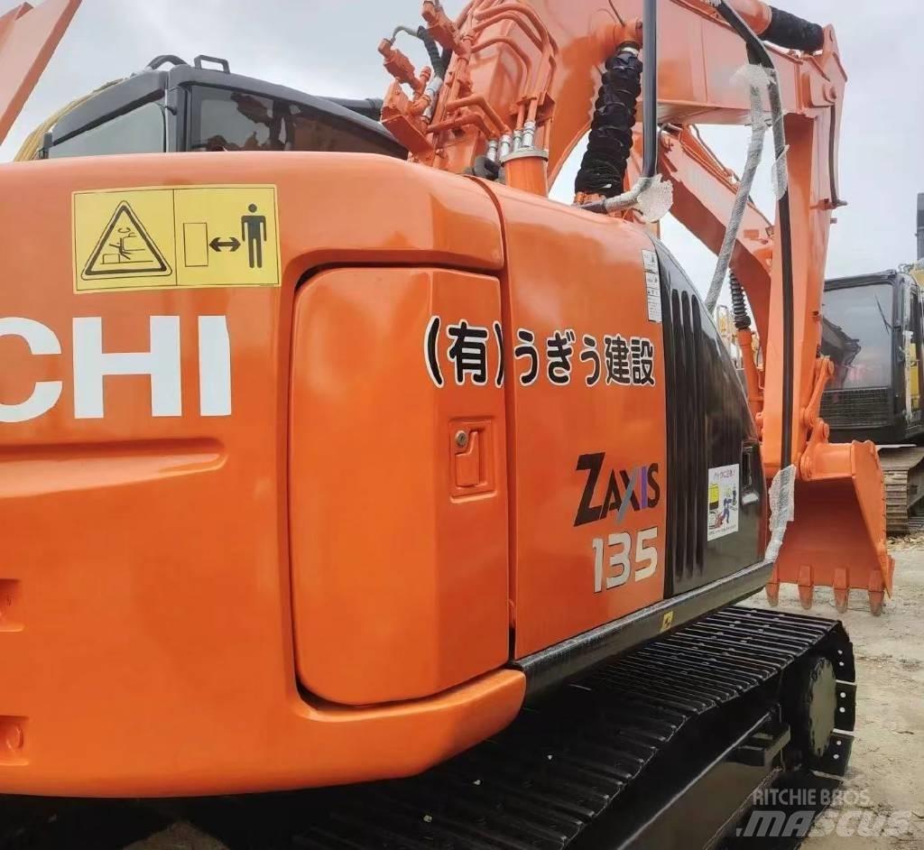 Hitachi 135US-6 Bageri gusjeničari