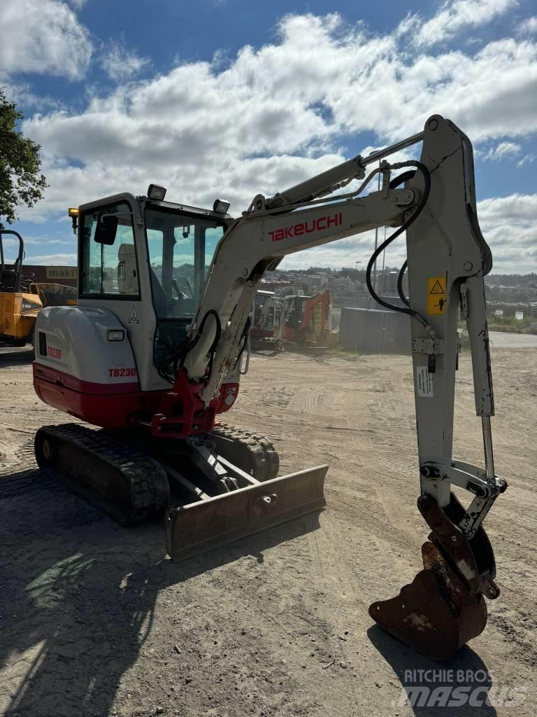 Takeuchi TB 230 Mini bageri <7t