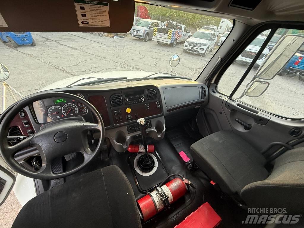 Freightliner M 106 Sanduk kamioni