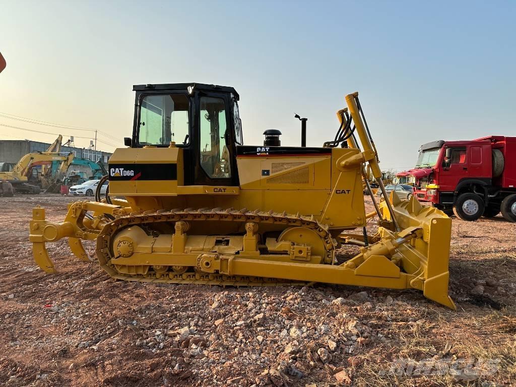 CAT D 6 G Buldožeri gusjeničari