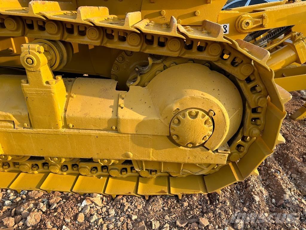 CAT D 6 G Buldožeri gusjeničari