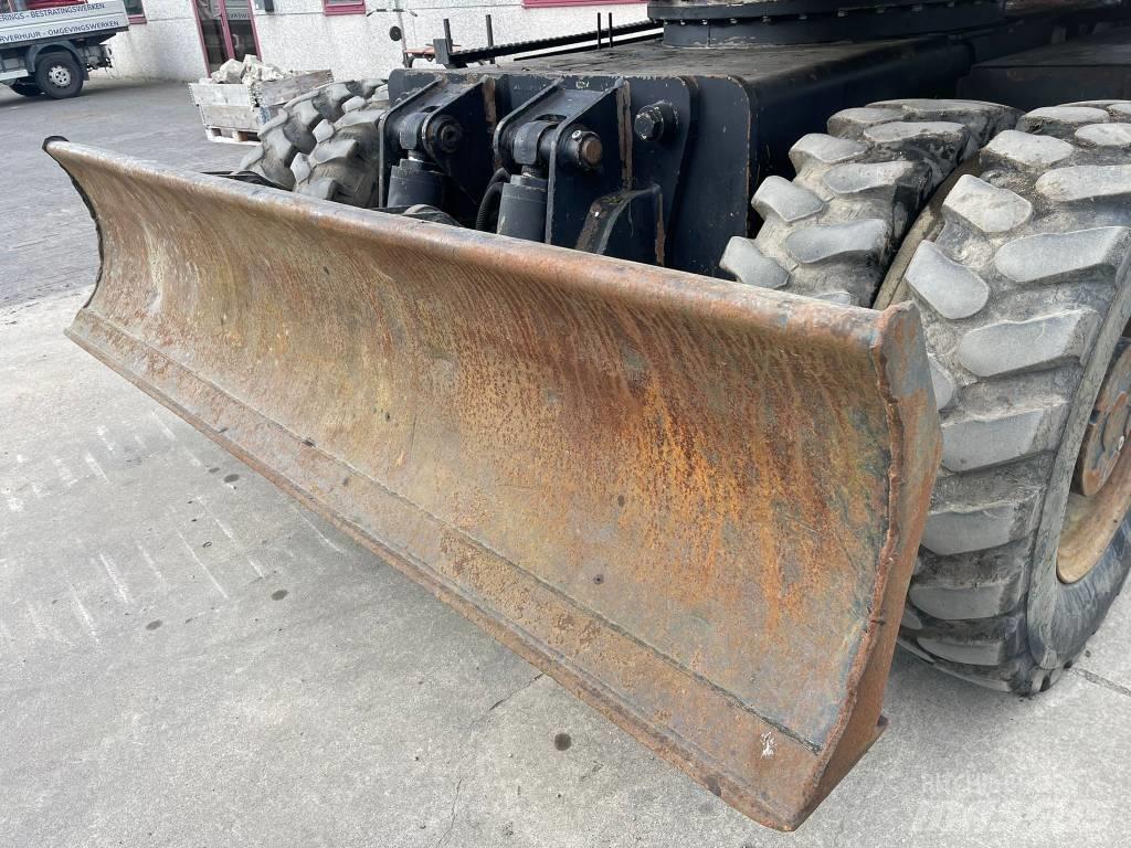 JCB JS 145 W Bageri na kotačima
