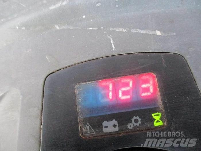 Toyota LWE 140 Nisko podizni električni viličar