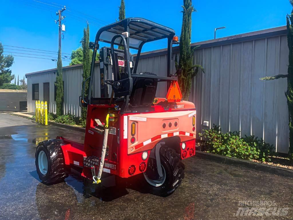 Moffett M55 Mobilni viličari