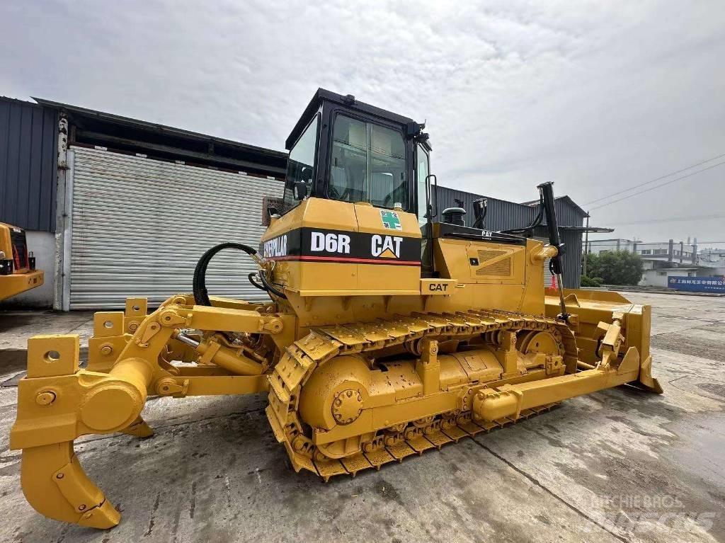 CAT D 6 R Buldožeri gusjeničari