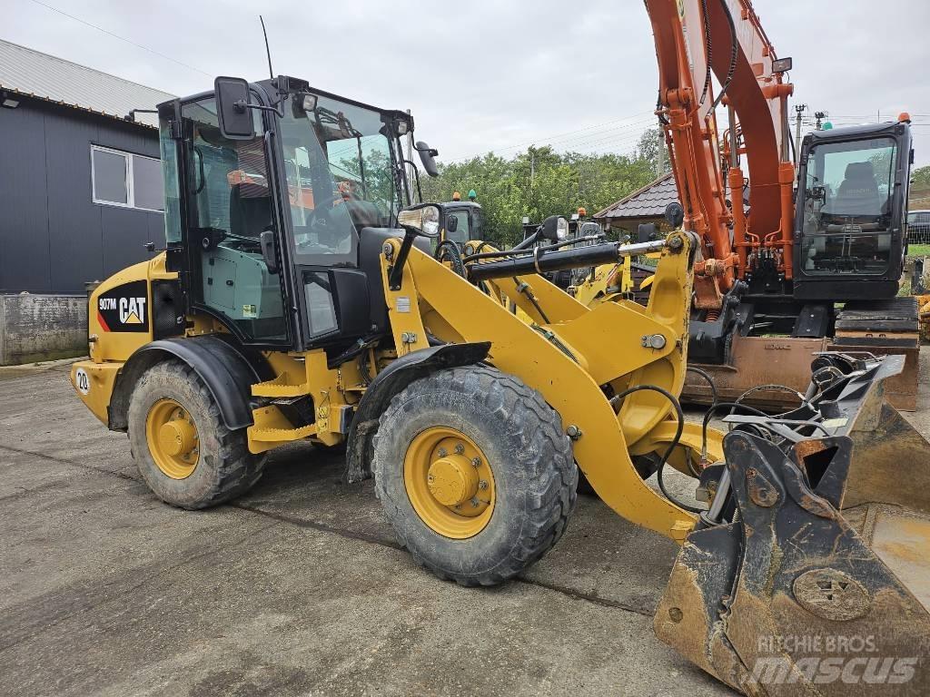 CAT 907M Utovarivači na kotačima
