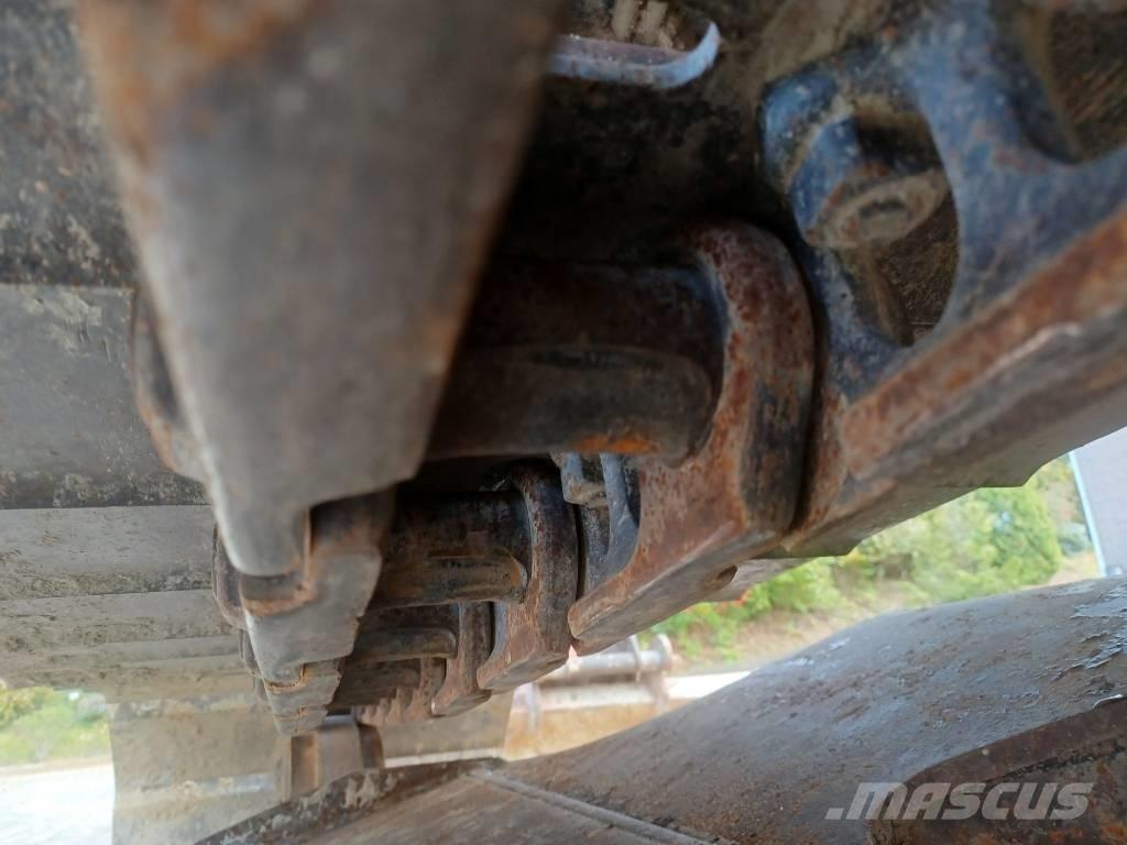 Hitachi ZX 135 US-6 Bageri gusjeničari