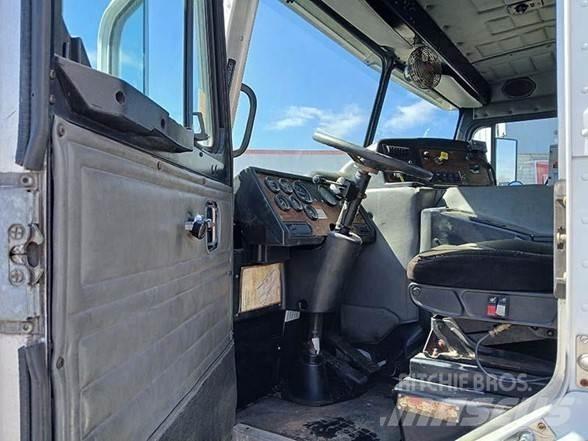 Peterbilt 320 Kamioni za otpad