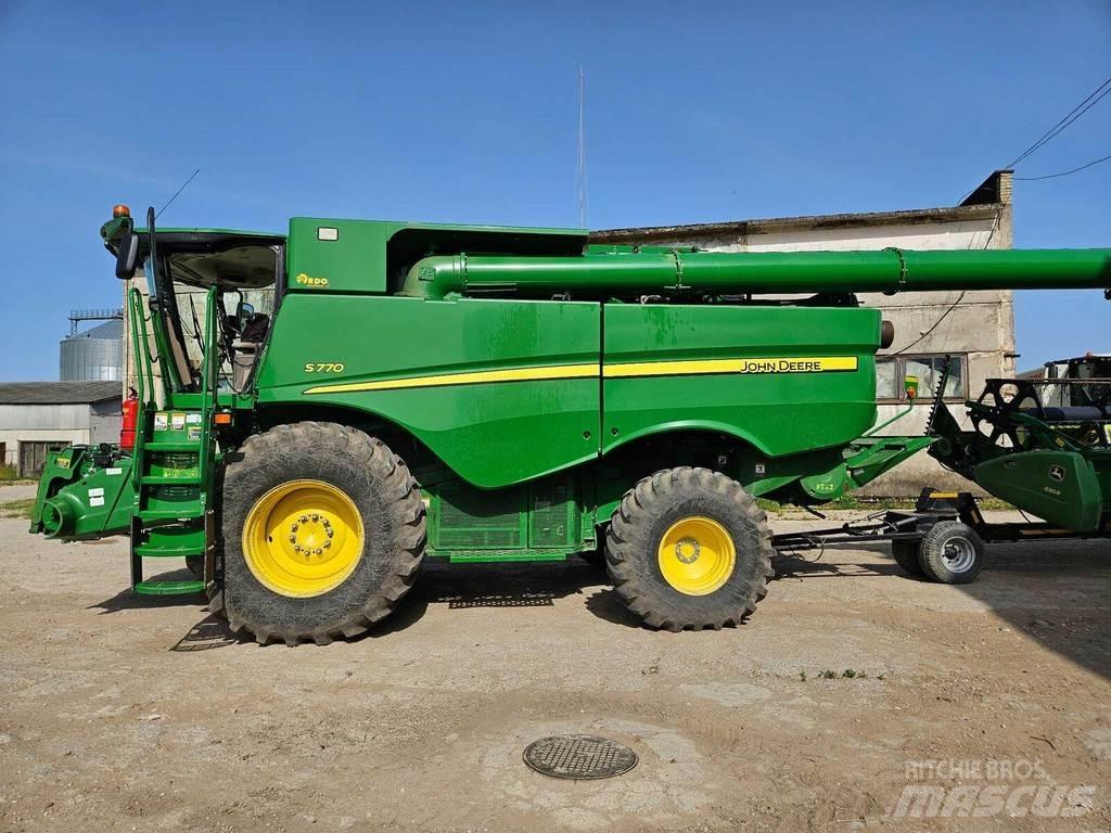 John Deere S770 Kombajni