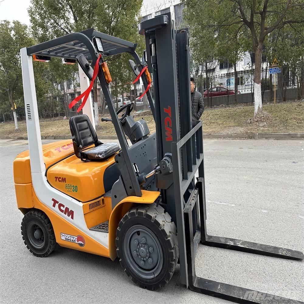 TCM FD30ZT Dizelski viličari