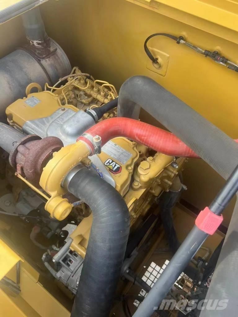 CAT 320 Bageri gusjeničari