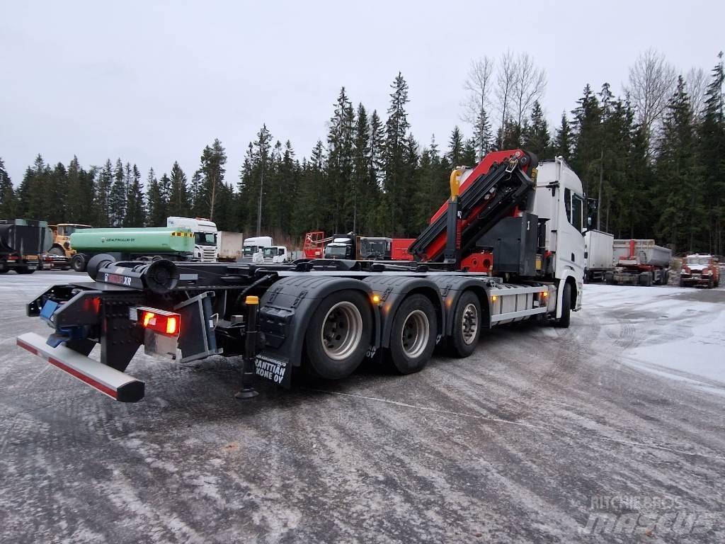 Scania R540 8x2 Rol kiper kamioni s kukama za dizanje