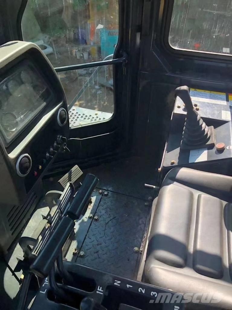 Shantui SD 22 Buldožeri gusjeničari