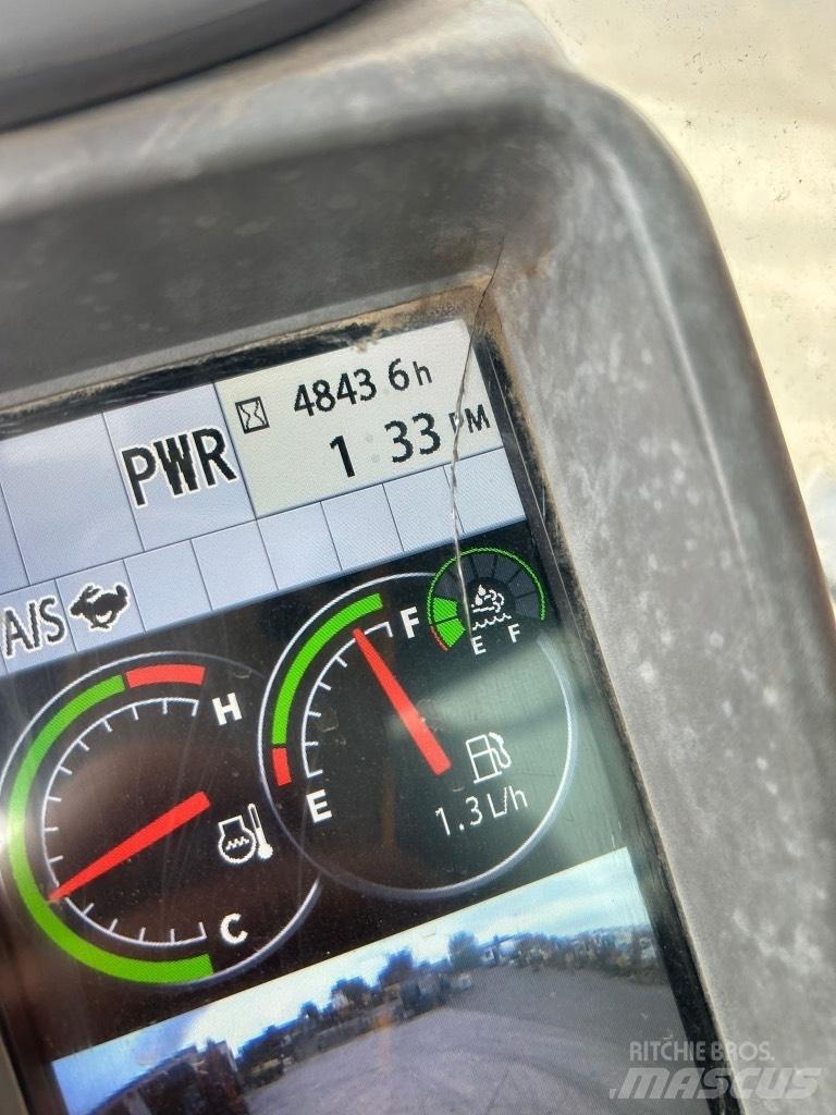 Hitachi ZX135 US-6 Bageri gusjeničari