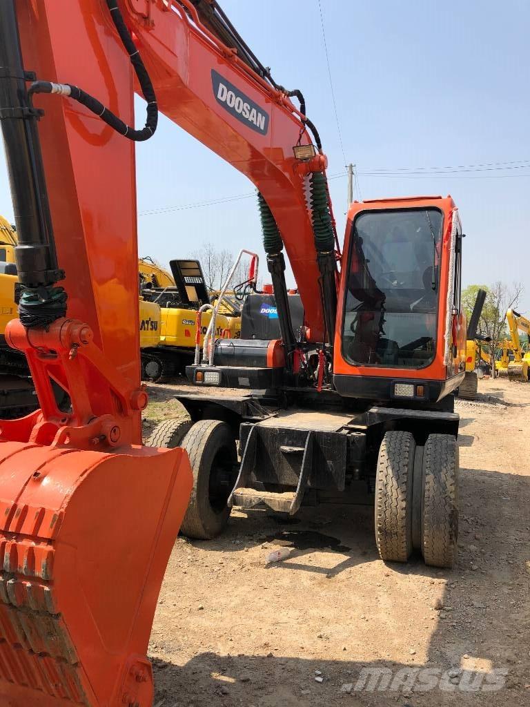 Doosan DX150W Bageri na kotačima