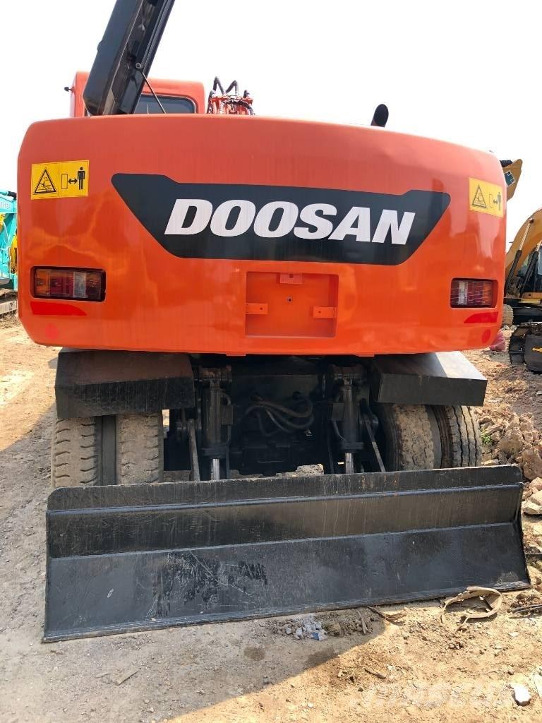 Doosan DX150W Bageri na kotačima