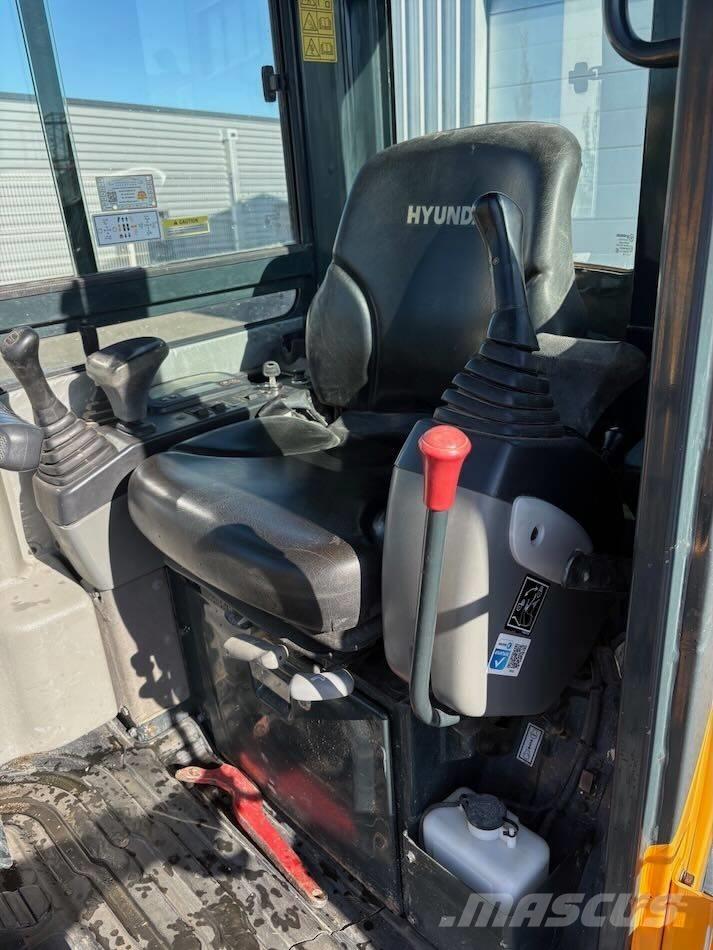 Hyundai R25Z-9 AK Mini bageri <7t