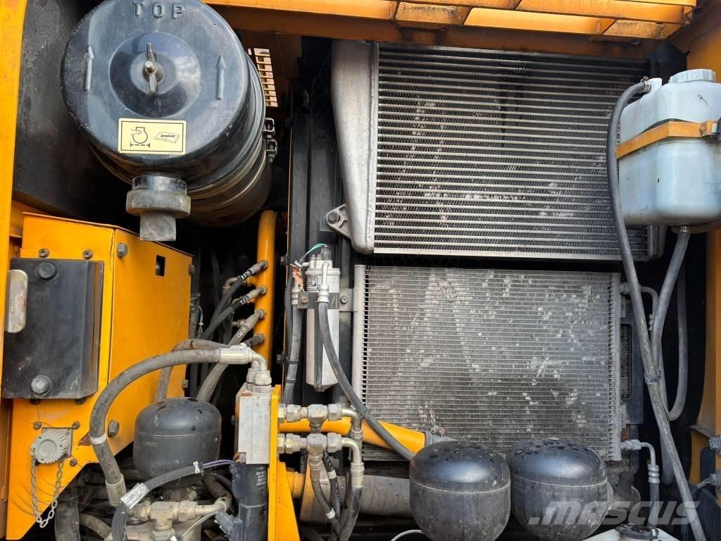 Hyundai 140W-7A Bageri na kotačima