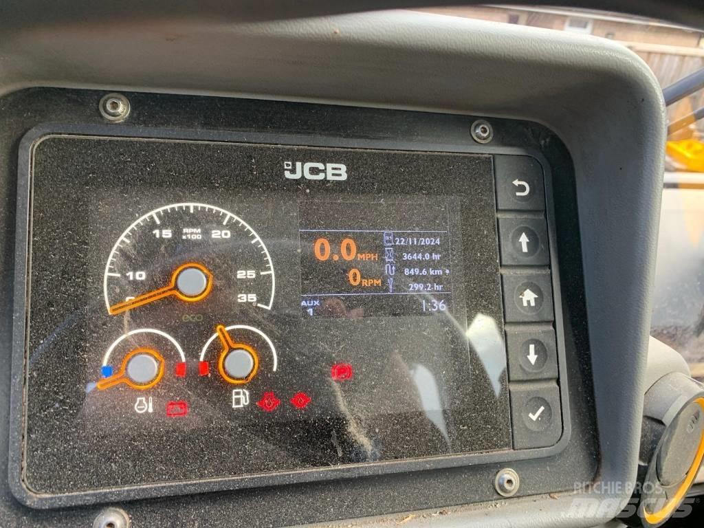 JCB TM 320 S Poljoprivredni teleskopski utovarivači