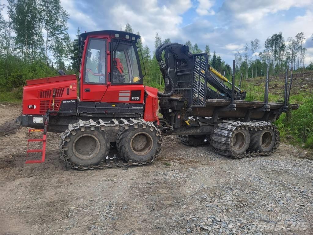 Komatsu 835 Forvarderi