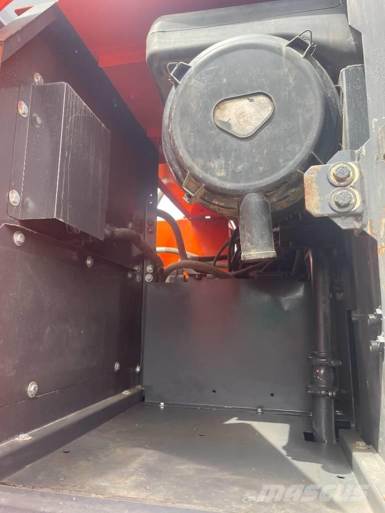 Hitachi ZX 240 Bageri gusjeničari