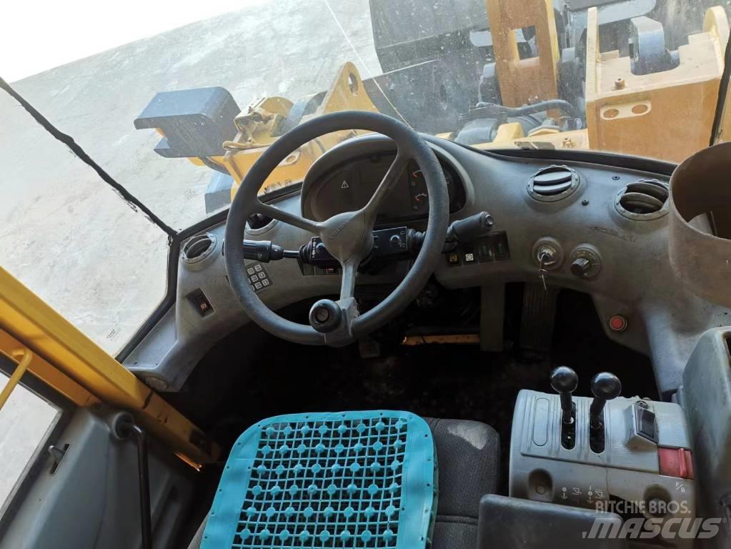 Volvo L 120 E Utovarivači na kotačima