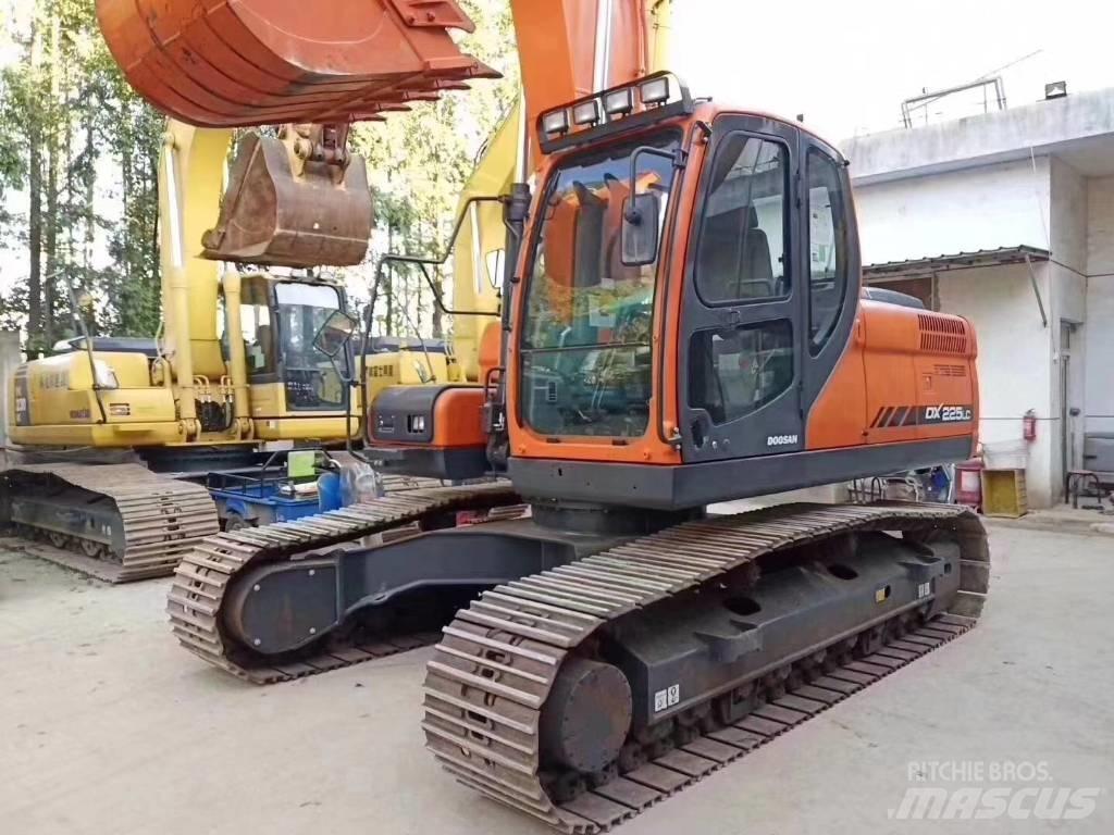Doosan DX 225 LC Bageri gusjeničari
