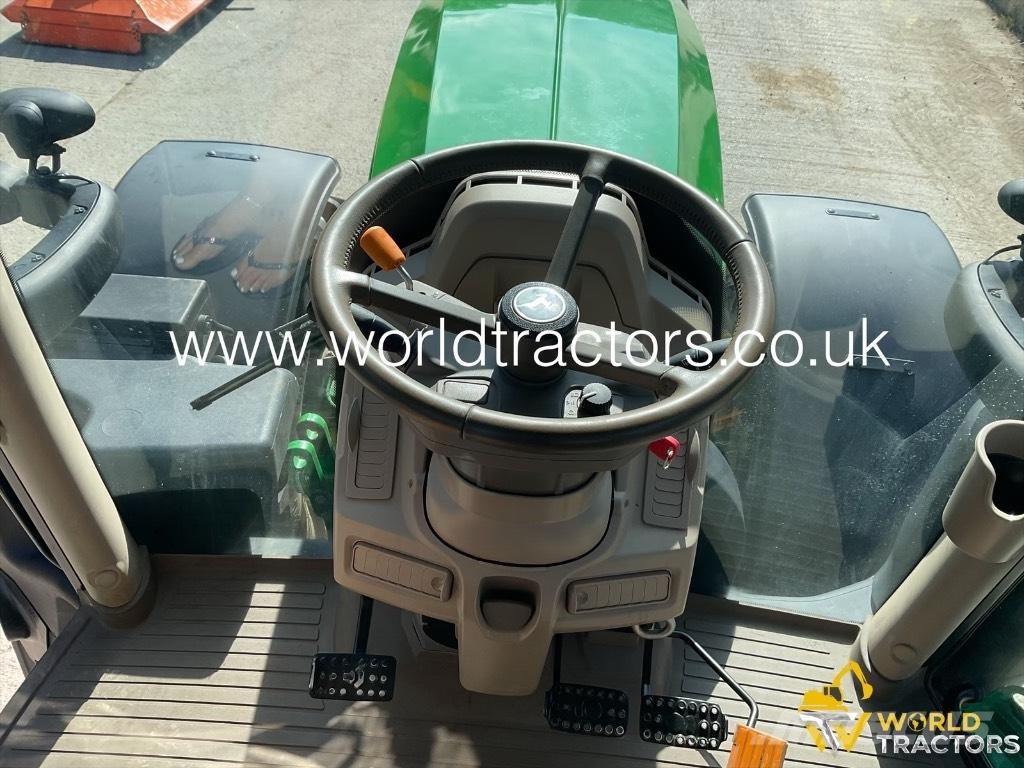 John Deere 6215 R Traktori