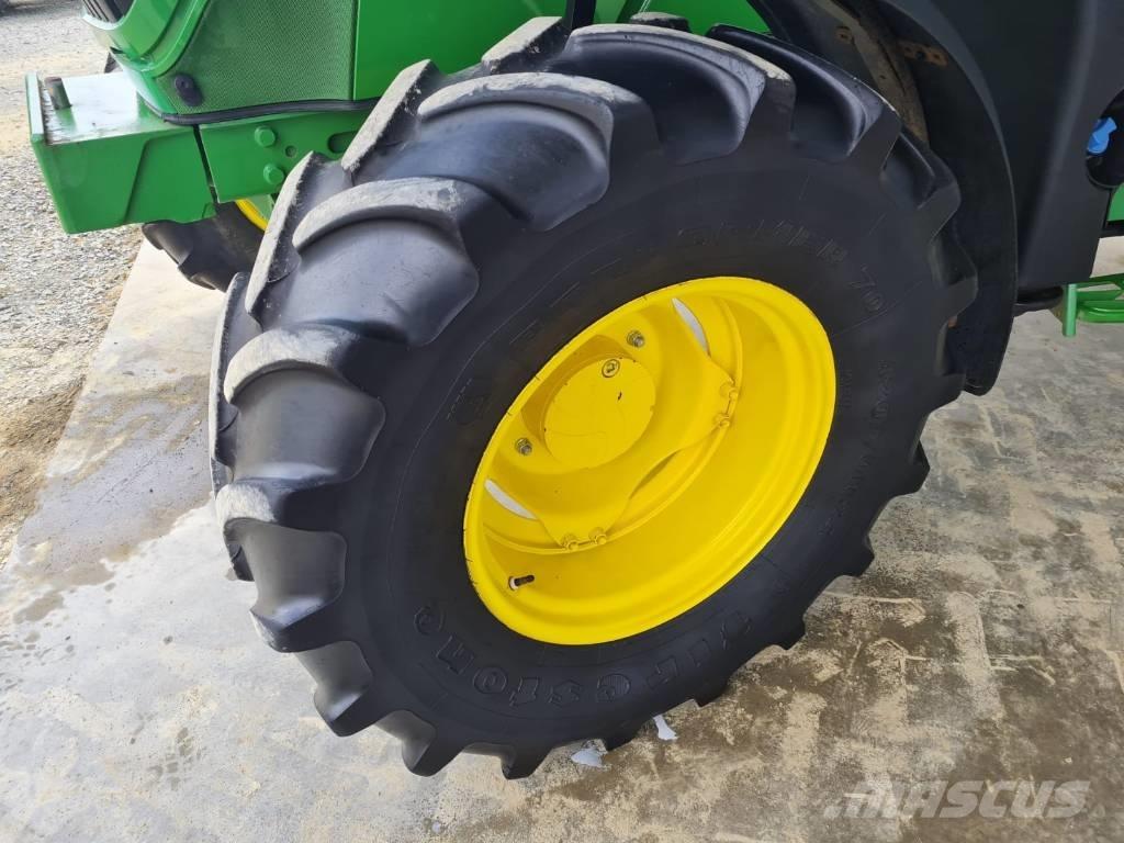 John Deere 6110 M Traktori