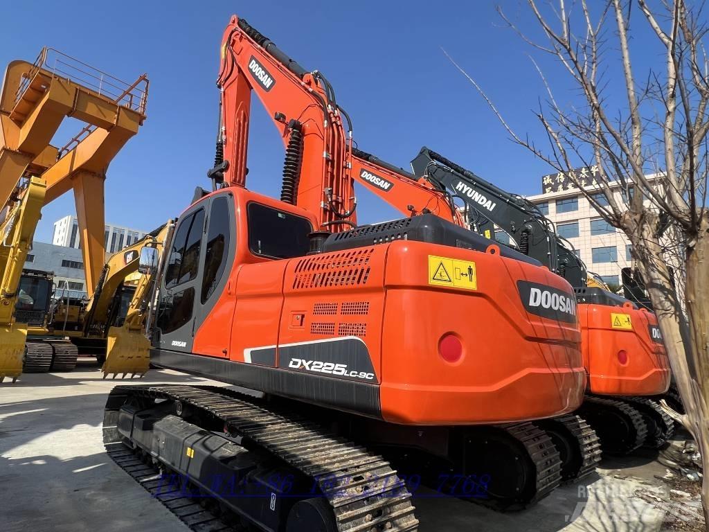 Doosan DX225 Bageri gusjeničari