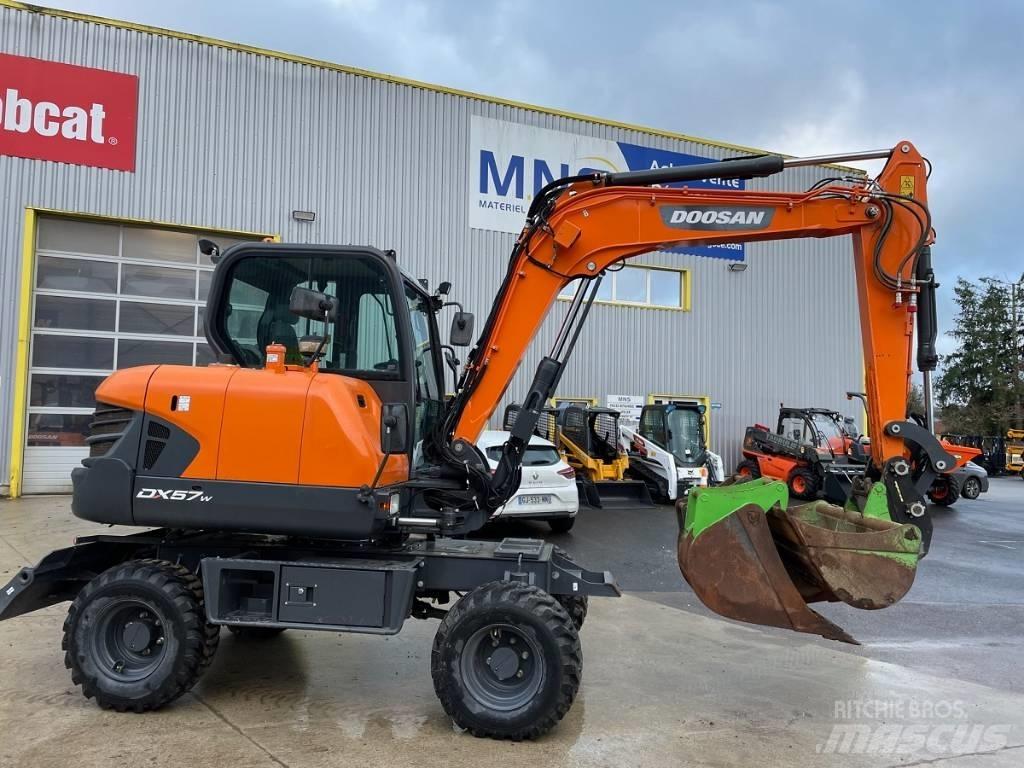 Doosan DX 57 W-5 Bageri na kotačima