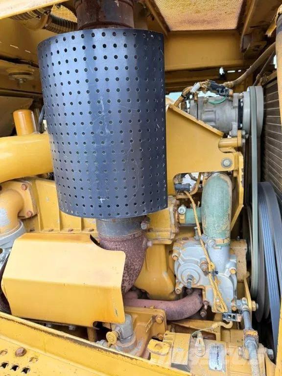 CAT D7R Buldožeri gusjeničari