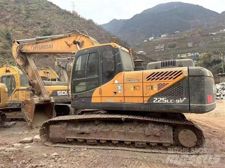 Hyundai R215VS Bageri na kotačima
