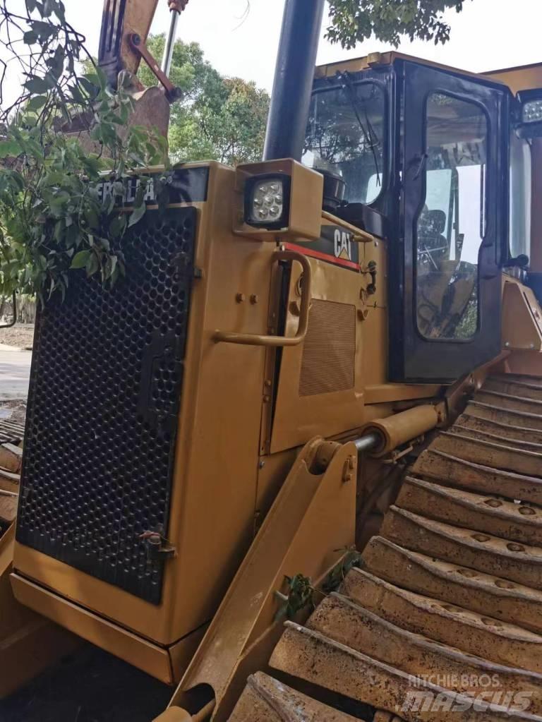 CAT D 4 H Buldožeri gusjeničari