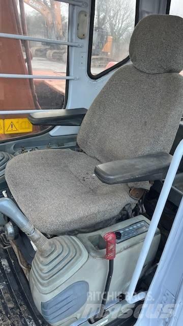 Hitachi EX 135 Bageri gusjeničari