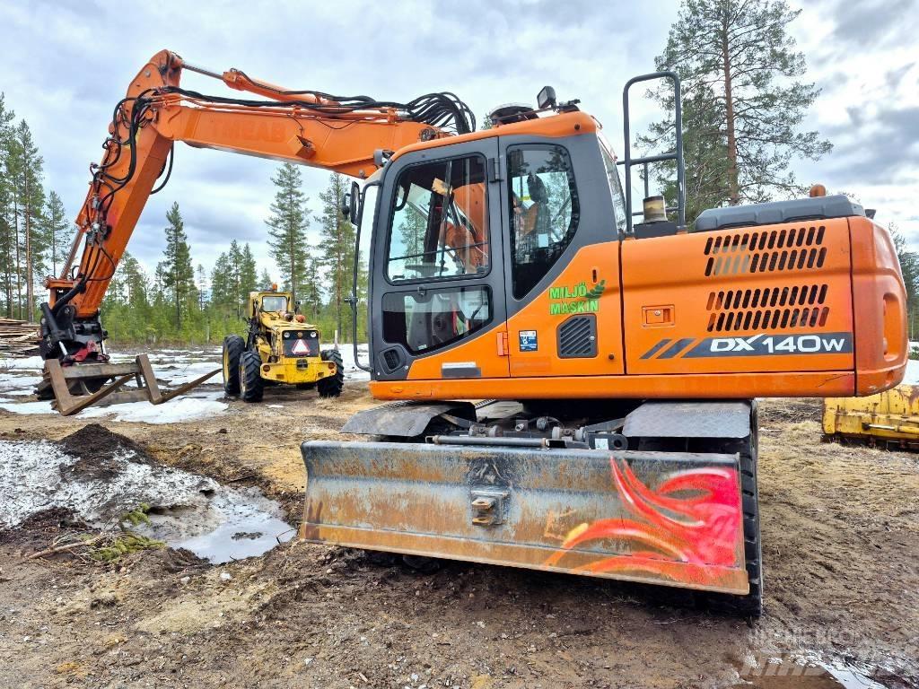 Doosan DX 140 W-3 Bageri na kotačima