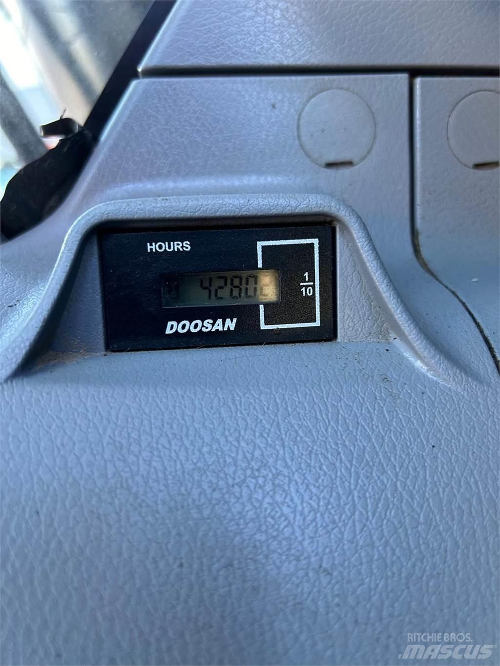 Doosan DX340LC-5 Bageri gusjeničari