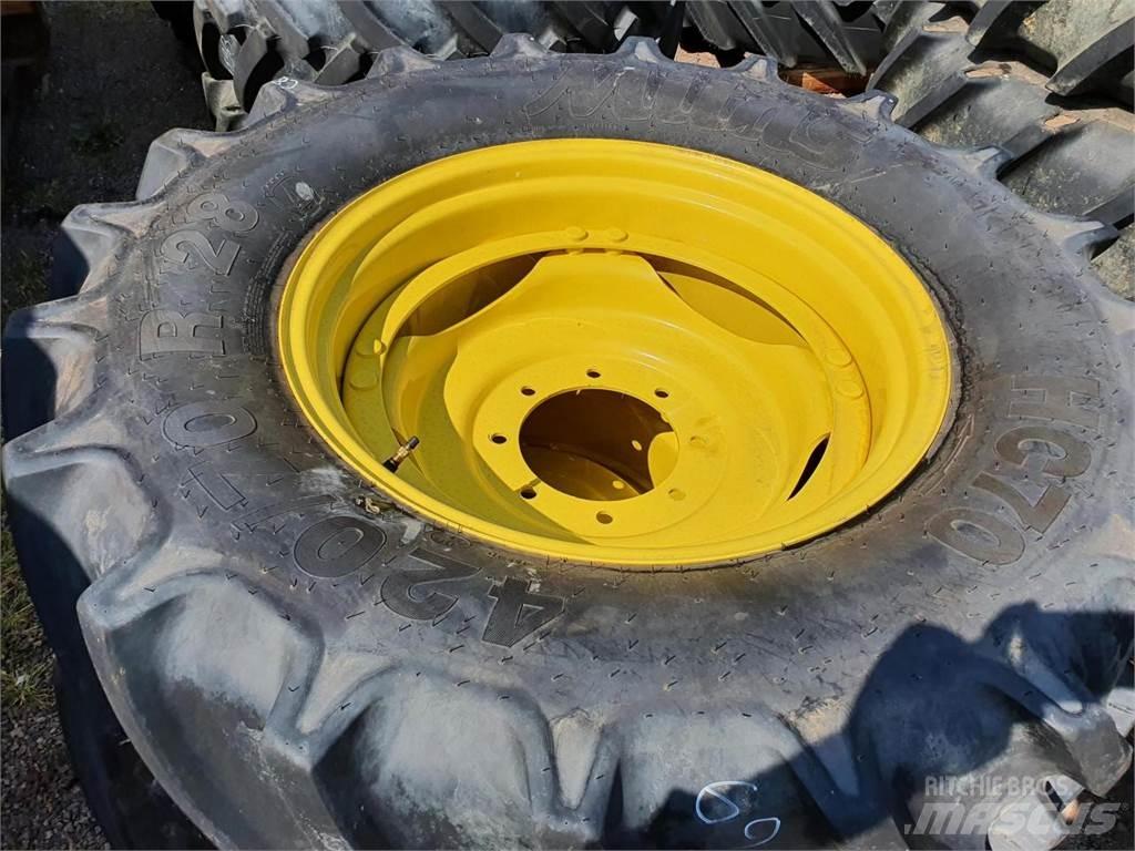 Mitas 420/70R28 x2 Gume, kotači i naplatci