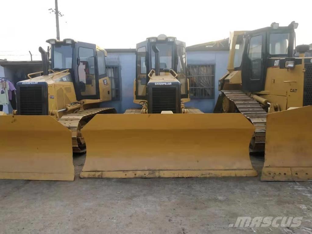 CAT D5M Buldožeri gusjeničari