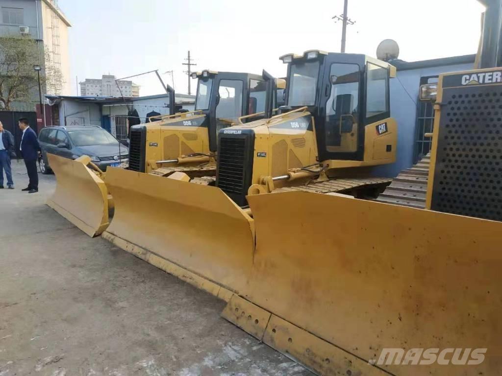 CAT D5M Buldožeri gusjeničari