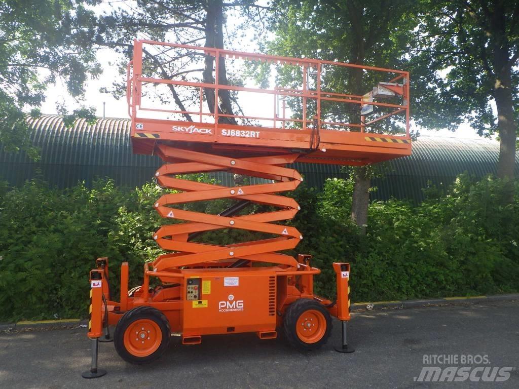 SkyJack SJ6832RT Škaraste platforme