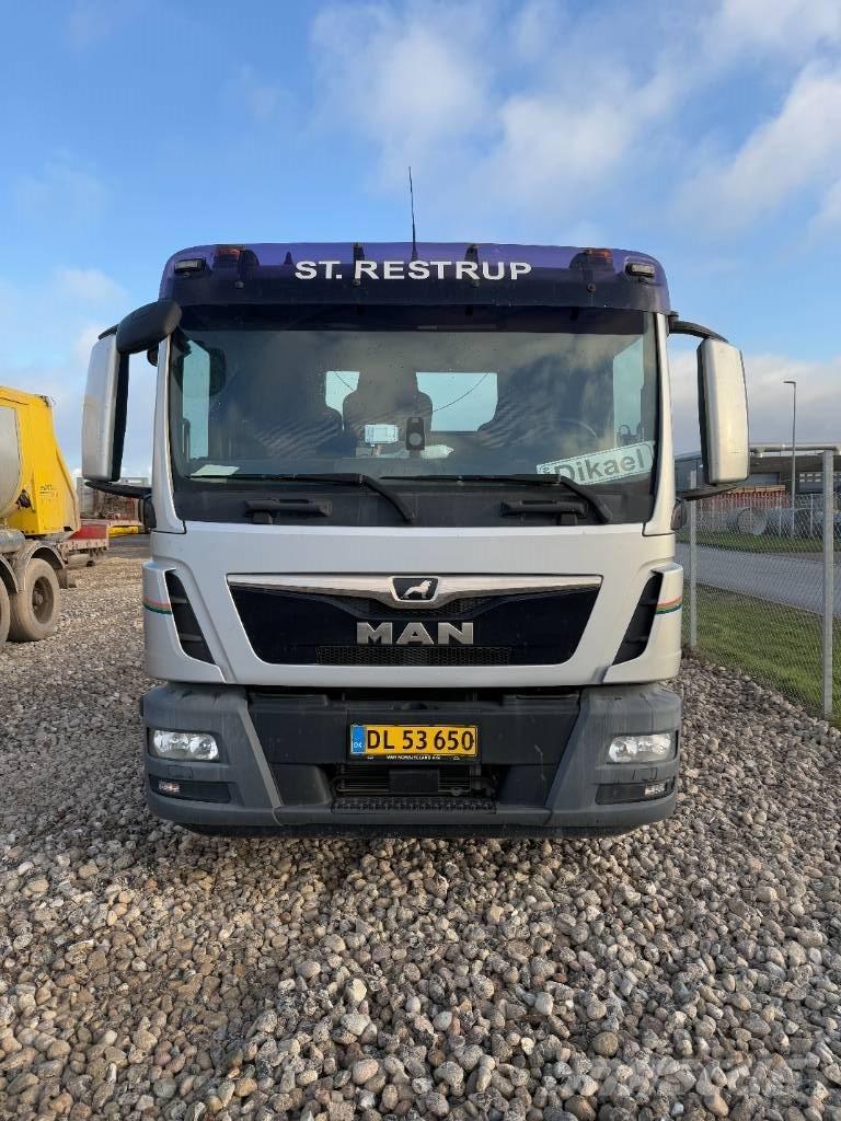 MAN TGM 15.290 Rol kiper kamioni s kukama za dizanje