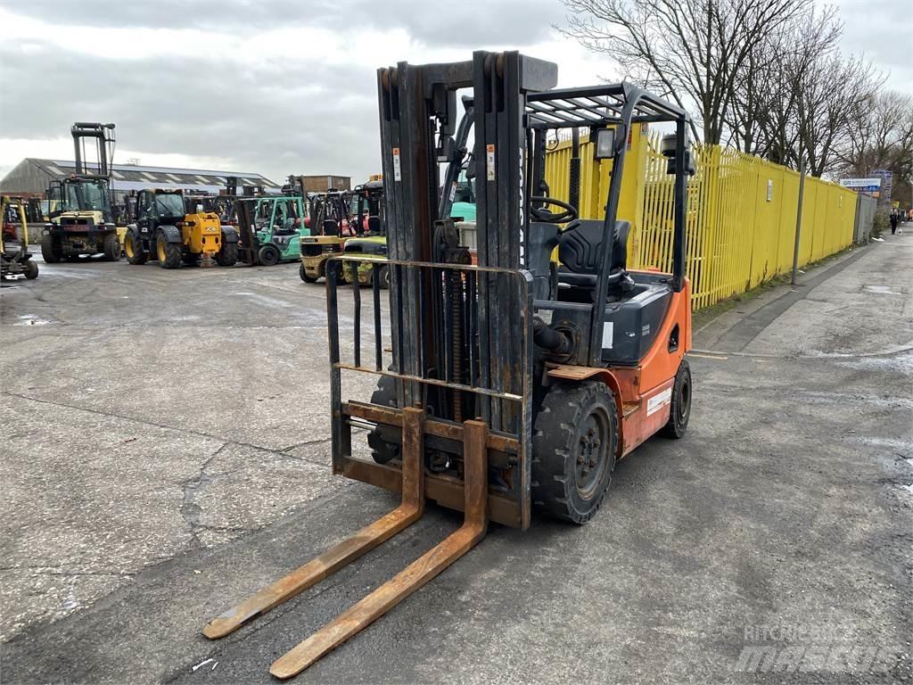 Doosan D25S-5 Dizelski viličari