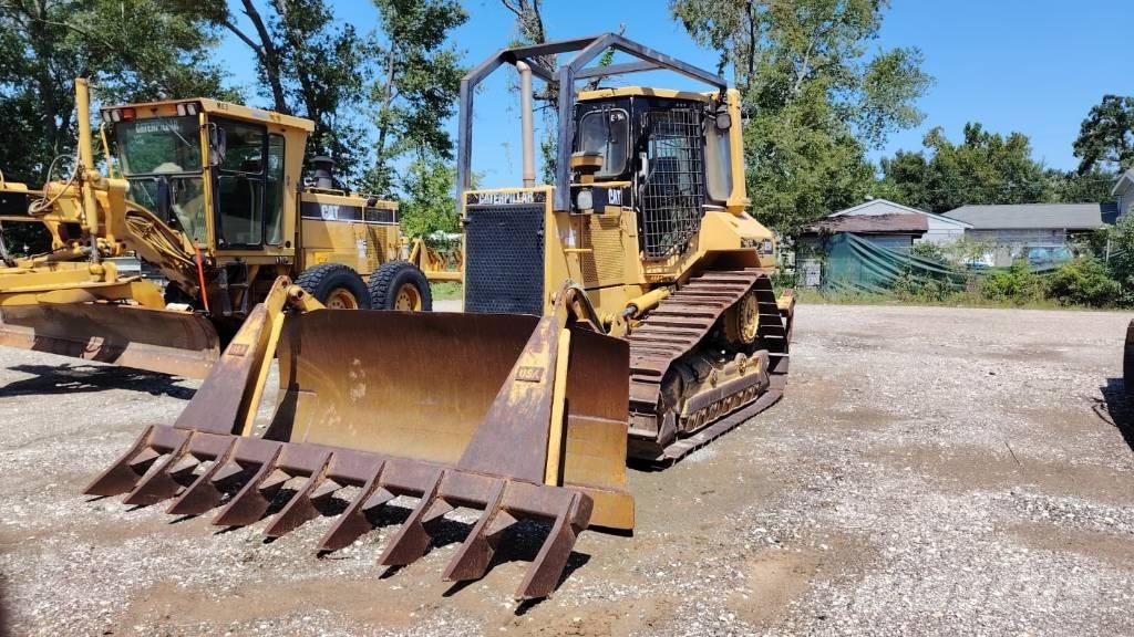 CAT D 5 M XL Buldožeri gusjeničari