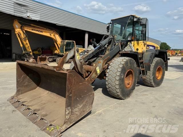 Komatsu WA 200 Utovarivači na kotačima