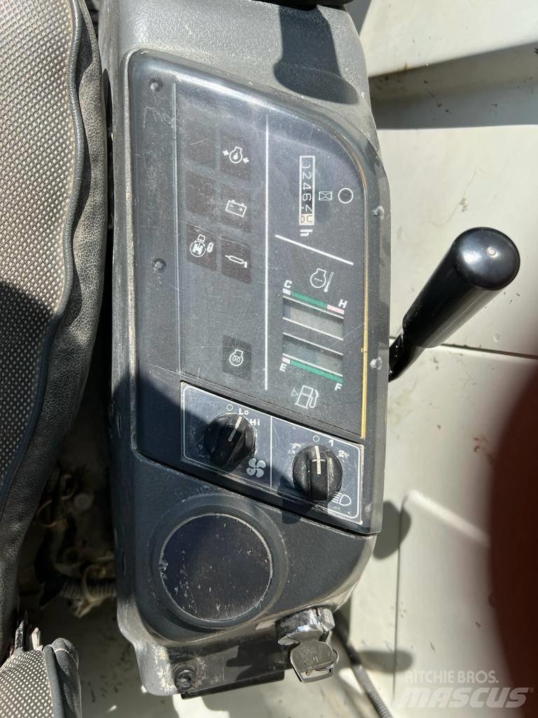 Komatsu CD50-1 Demperi na gusjenice