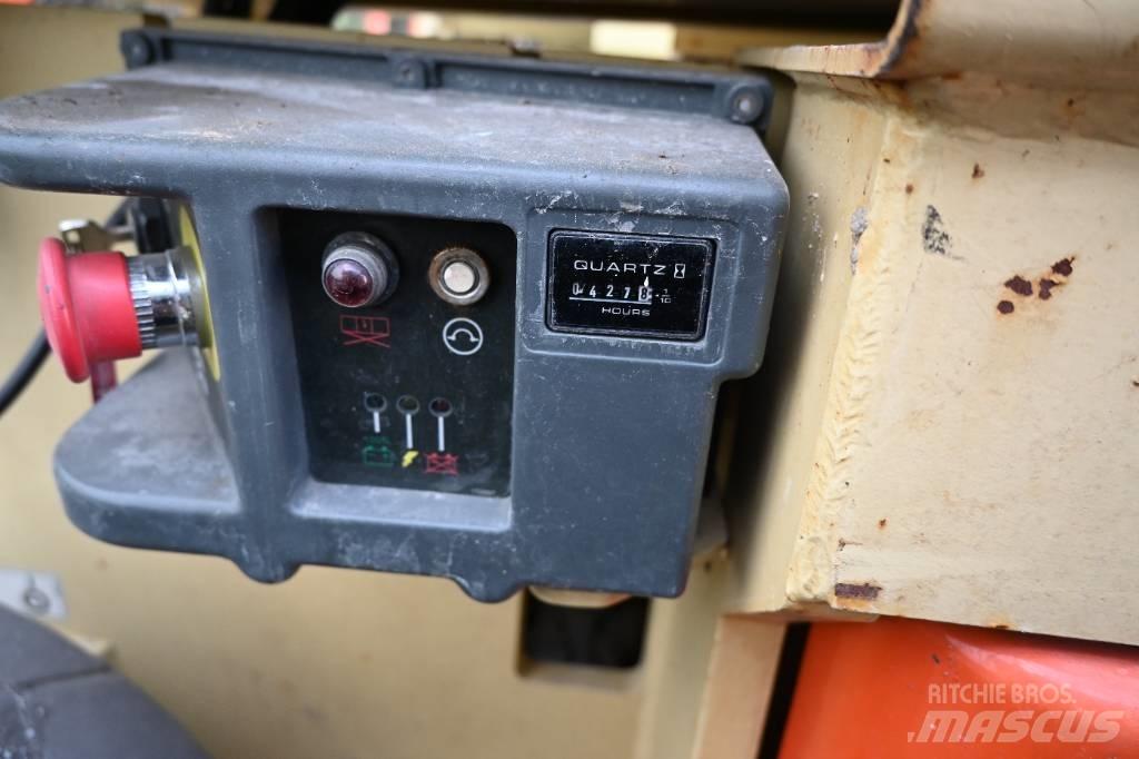JLG 2030 ES Škaraste platforme
