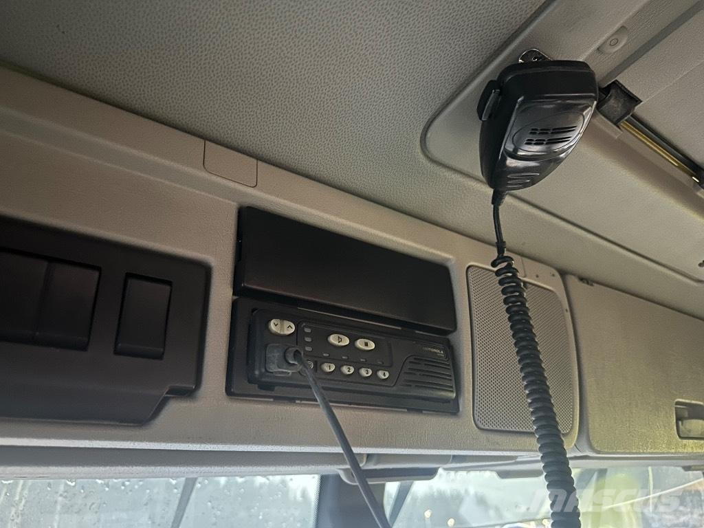 Volvo FM11 370 Rol kiper kamioni s kukama za dizanje